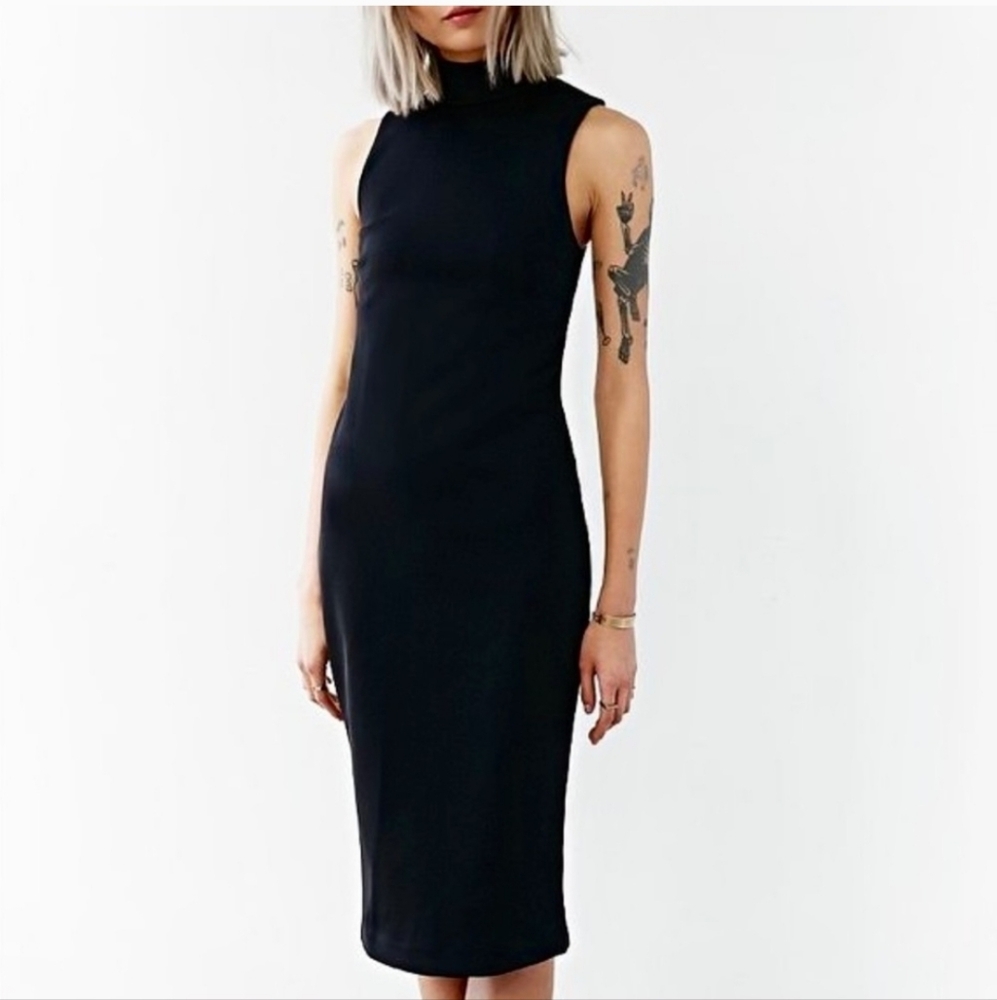 Cameo metal & dust midi mock neck Elegant Black Sleeveless Dress